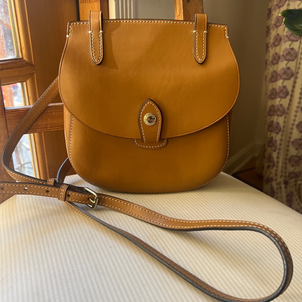 Dooney and Bourke rare leather crossbody/shoulder vachetta bag